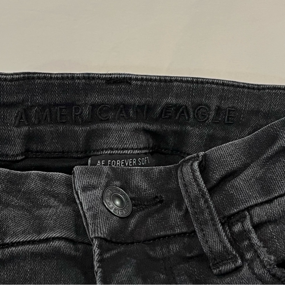 AE Forever Soft Ripped High-Rise Jegging Crop. Always Black. Size 6. NWOT. - Picture 8 of 9